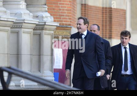 Tom Tugendhat MP (Con: Tonbridge and Malling) in der Westminster Cathedral für den Gedenkgottesdienst von Sir Davis Amess, 23rd. November 2021 Stockfoto