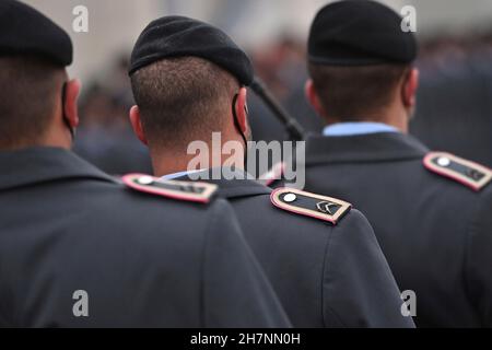 München, Deutschland. 24th. November 2021. Die Bundeswehr plant Impfungen. Archivfoto: Feierliches Gelübde der Rekruten vor dem Schloss Nymphenburg in München. Symbol Foto Rang, Reihen, Soldaten schwören ihre Loyalität am 12th. November 2021. Kredit: dpa/Alamy Live Nachrichten Stockfoto