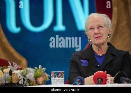 Kopenhagen, Dänemark, 24/10/2021, Königin Margrethe II. Von Dänemark nimmt an einer Pressekonferenz im Zusammenhang mit der Wiederbelebung der Performance "The Snow Queen" Teil. Die Queen ist die Bühnenbildnerin der Performance, die am 2019 in der Tivoli Concert Hall uraufgeführt wurde und am 1st. Dezember wiedereröffnet wird. Die Schneekönigin von Hans Christian Andersen ist eine originelle Geschichte von Freundschaft, Liebe und Brave. Die Geschichte wurde erstmals im Dezember 1844 veröffentlicht. Foto von Stefan Lindblom/Stella Pictures/ABACAPRESS.COM Stockfoto