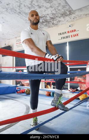 11/03/21, England. Der britische Superschwergewicht-Boxer Frazer Clarke bei der South Derbyshire Boxing Academy in Swadlincote im Vereinigten Königreich. Stockfoto