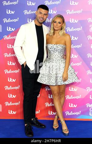 Liam Reardon und Millie Court, ITV Palooza, Royal Festival Hall, London, Großbritannien, 23. November 2021, Foto von Richard Goldschmidt Stockfoto