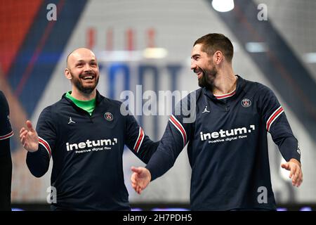 Vincent Gerard vom PSG und Nikola Karabatic vom PSG während des EHF Champions League, Gruppenphase Handball-Spiels zwischen Paris Saint-Germain und dem FC Porto Stockfoto