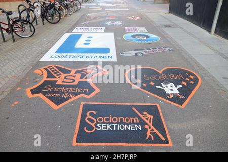 Norrköping, Schweden - 25. AUGUST 2018: Linköping University Campus brandback Gemälde (Markesbacken) in Norrköping, Schweden. Stockfoto