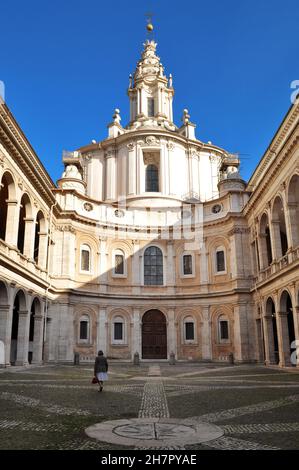 Rom - Italien - Kirche Sant’Ivo alla Sapienza, erbaut in der zweiten Hälfte des 17th. Jahrhunderts. Stockfoto