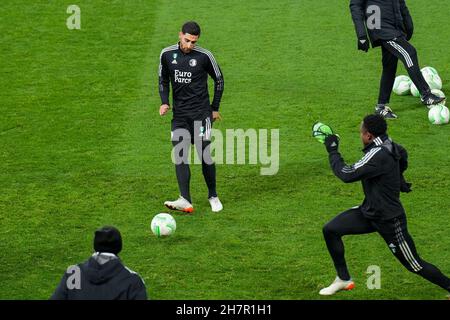 PRAG, TSCHECHIEN - 24. NOVEMBER: Alireza Jahanbakhsh von Feyenoord Rotterdam während der UEFA Conference League Pressekonferenz und Training vor dem Spiel zwischen SK Slavia Praha und Feyenoord im Sinobo-Stadion am 24. November 2021 in Prag, Tschechien (Foto: Yannick Verhoeven/Orange Picts) Stockfoto