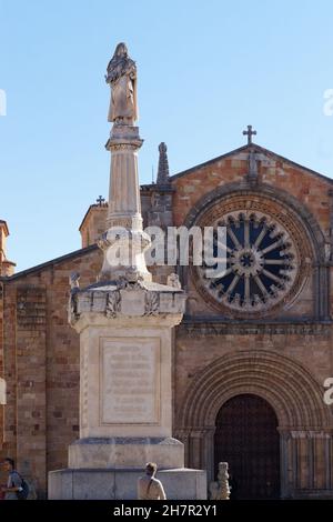 Denkmal und die Pfarrei St. Peter der Apostel (Iglesia de San Pedro Apóstol), Avila, Spanien Stockfoto