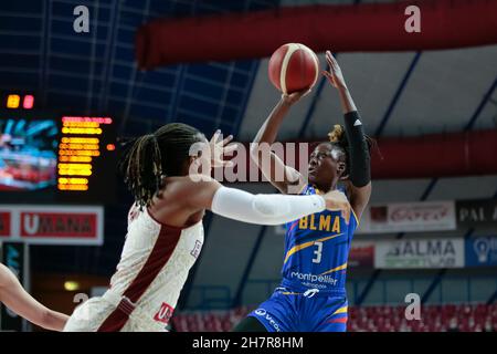 Palasport Taliercio, Venedig, Italien, 24. November 2021, Sydney Wallace (BLMA Montpellier) während Umana Reyer Venezia gegen BLMA Montpellier - Basketball Euroleague Women Championship Stockfoto