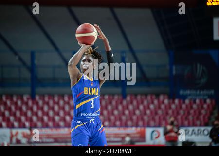 Venedig, Italien. 24th. November 2021. Sydney Wallace (BLMA Montpellier) während Umana Reyer Venezia gegen BLMA Montpellier, Basketball Euroleague Women Championship in Venedig, Italien, November 24 2021 Credit: Independent Photo Agency/Alamy Live News Stockfoto