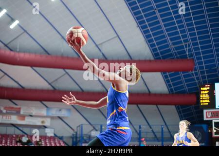 Palasport Taliercio, Venedig, Italien, 24. November 2021, Bintou Dieme-Marizy (BLMA Montpellier) während der Umana Reyer Venezia gegen BLMA Montpellier - Basketball Euroleague Women Championship Stockfoto