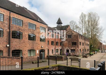 YHA Ironbridge Coalport, Jugendherbergsunterkunft in einem ehemaligen Gebäude der Chinawerke in der Ironbridge Gorge, Shropshire, England, Großbritannien Stockfoto