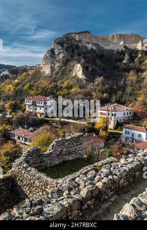 Charakteristische Architektur von Melnik, Zentrum des Weinbaus und der Weinproduktion, Bulgarien, Europa, Stockfoto