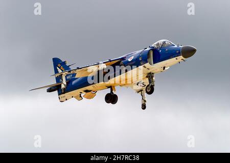 Yeovilton, Somerset, Großbritannien - 17 2004. September: British Aerospace Hawker Siddeley Sea Harrier FA.2, ZH809 von No.899 Naval Air Squadron, RNAS Yeoviton Stockfoto