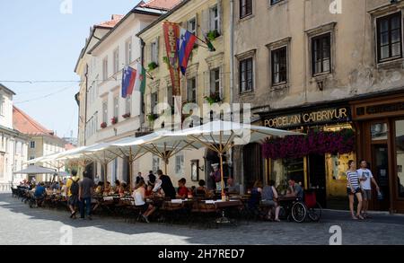 Street Cafe Restaurant Mittelalterliche Altstadt Ljubljana Slowenien Stockfoto