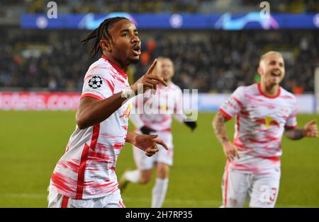 24. November 2021, Belgien, Brügge: Fußball: Champions League, FC Brügge - RB Leipzig, Gruppenphase, Gruppe A, Matchday 5, Jan Breydel Stadium. Der Leipziger Christopher Nkunku feiert sein 0:5. Foto: Bernd Thissen/dpa Stockfoto