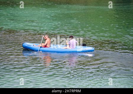 Paar Kanusport Bohinj See Slowenien Stockfoto