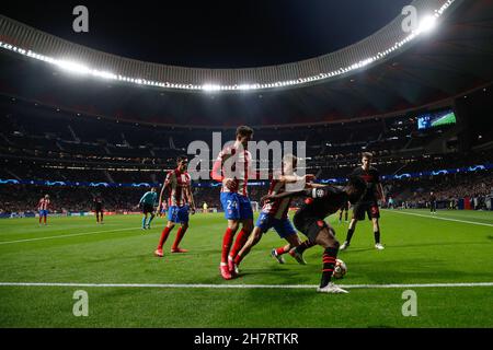 Madrid, Spanien. 24th Nov, 2021. Eine Aktion während des UEFA Champions League-Spiels zwischen Atletico de Madrid und AC Milan im Wanda Metropolitano Stadium in Madrid, Spanien. (Bild: © Indira/DAX via ZUMA Press Wire) Bild: ZUMA Press, Inc./Alamy Live News Stockfoto
