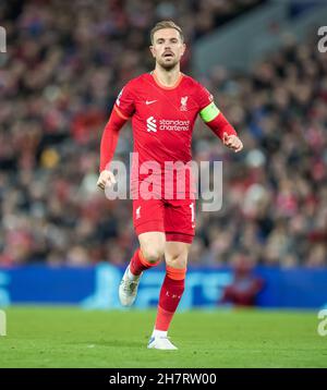 Anfield, Liverpool, Großbritannien. 24th. November 2021. UEFA Champions League Football, Liverpool versus FC Porto; Jordan Henderson von Liverpool Credit: Action Plus Sports/Alamy Live News Stockfoto