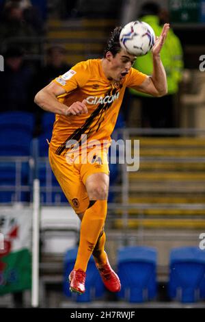 Cardiff, Großbritannien. 24th. November 2021. Jacob Greaves von Hull City in Aktion. EFL Skybet Championship match, Cardiff City gegen Hull City im Cardiff City Stadium in Cardiff, Wales am Mittwoch, 24th. November 2021. Dieses Bild darf nur für redaktionelle Zwecke verwendet werden. Nur zur redaktionellen Verwendung, Lizenz für kommerzielle Nutzung erforderlich. Keine Verwendung bei Wetten, Spielen oder Veröffentlichungen in einem Club/einer Liga/einem Spieler. PIC von Lewis Mitchell/Andrew Orchard Sports Photography/Alamy Live News Credit: Andrew Orchard Sports Photography/Alamy Live News Stockfoto