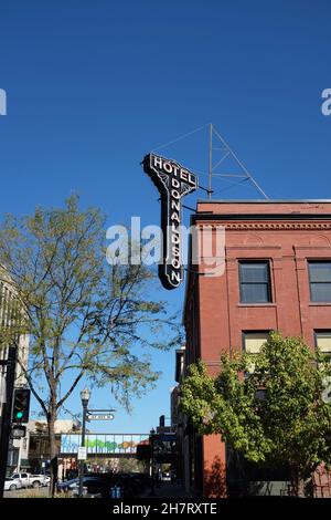 FARGO, NORTH DAKOTA - 4 Okt 2021: Das Hotel Donaldson verfügt über 17 einzigartige, von Künstlern inspirierte Zimmer mit luxuriöser Einrichtung. Stockfoto