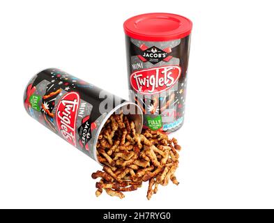 Stockport, Großbritannien, 10th. Januar 2022, Jacobs Mini Twiglets herzhafte Snacks in einer 200g voll recycelbaren Sharing Drum Stockfoto