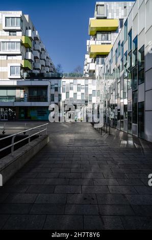 Ein One-Stop-Shop für viele der Bedürfnisse der lokalen Gemeinschaft finden Sie im Barking Learning Centre in London, Großbritannien Stockfoto