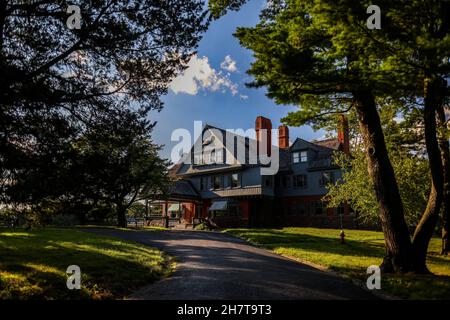 OYSTER BAY, USA - 21. Okt 2021: Das schöne Haus in der Sagamore Hill National Historic Site Stockfoto