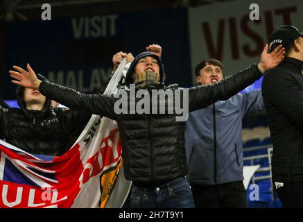 Cardiff City Stadium, Cardiff, Großbritannien. 24th. November 2021. EFL Championship Football, Cardiff City gegen Hull; Hull City-Fans feiern beim Schlusspfiff Credit: Action Plus Sports/Alamy Live News Stockfoto