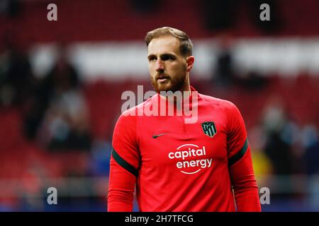 Madrid, Spanien. 24th. November 2021. Jan Oblak vom Atletico de Madrid erwärmt sich während des UEFA Champions League, des Gruppe-B-Fußballspiels zwischen Atletico de Madrid und AC Mailand am 24. November 2021 im Wanda Metropolitano-Stadion in Madrid, Spanien - Foto: Oscar Barroso/DPPI/LiveMedia Kredit: Unabhängige Fotoagentur/Alamy Live News Stockfoto