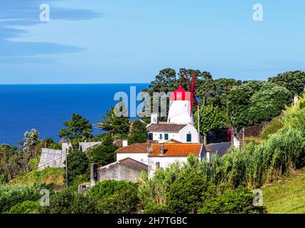 Windmühle Moinho do Pico Vermelho, Ajuda da Bretanha, São Miguel Island, Azoren, Açores, Portugal, Europa. Stockfoto