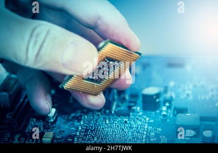 Installation eines Computerprozessors Stockfoto