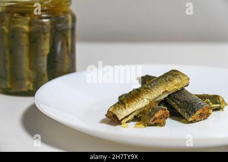 Hausgemachter gebratener Neunaugen-Fisch mit Marinade. Stockfoto