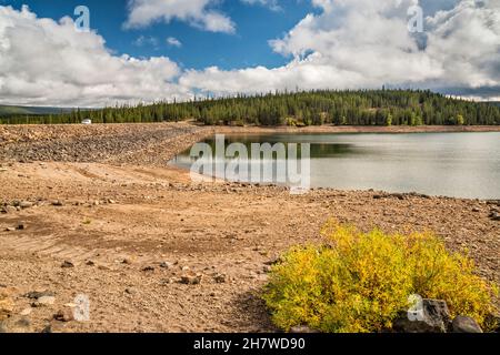 Staudamm am Grassy Lake Reservoir, Caribou Targhee National Forest, Greater Yellowstone Area, Wyoming, USA Stockfoto