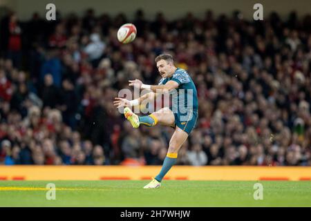 Nic White, die australische Scrum Half, startet in Cardiff das Spiel. Stockfoto