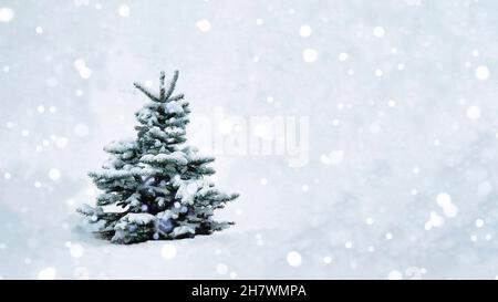 Ein Weihnachtsbaum mit Schnee auf den Ästen im Freien steht im Schneefall. Foto leer für Design. Speicherplatz Kopieren Stockfoto