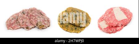 Drei Gruppen von verschiedenen Arten von ungekochten Burgern auf weißem Hintergrund Stockfoto
