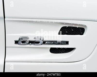 Kiew, Ukraine - 18. August 2010: Emblem des Mercedes 6,3 AMG Stockfoto