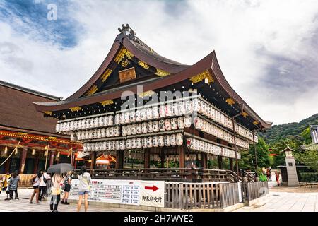 Kyoto, Japan, Asien - 5. September 2019 : Papierlaternen am Yasaka-Schrein Stockfoto