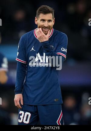 Manchester, Großbritannien. 24th. November 2021. Lionel Messi vom PSG während des UEFA Champions League-Spiels zwischen Manchester City und Paris Saint-Germain Femininen am 24. November 2021 im Etihad Stadium, Manchester, England. Foto von Andy Rowland. Quelle: Prime Media Images/Alamy Live News Stockfoto