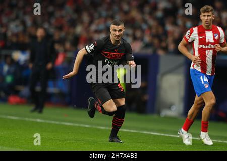 Madrid, Spanien. 24th. November 2021. Rade Krunic (Mailand) Fußball: UEFA Champions League Gruppenphase Matchday 5 Gruppe B Spiel zwischen Culb Atletico de Madrid 0-1 AC Mailand im Estadio Metropolitano in Madrid, Spanien . Quelle: Mutsu Kawamori/AFLO/Alamy Live News Stockfoto