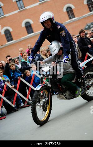 Wien, Österreich. 27. September 2014. Offenes Haus der Wiener Polizei. Polizeiprozeß Demonstration für Kinder Stockfoto