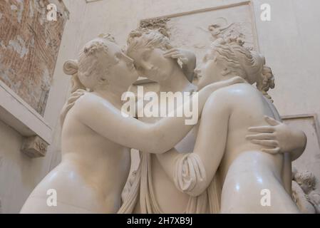 Possagno, Italien - authentische Gipsstatue, die als Vorbild für die Marmorstatue der drei Grazien des berühmten italienischen Bildhauers Antonio Canova (1757-1822) verwendet wurde Stockfoto