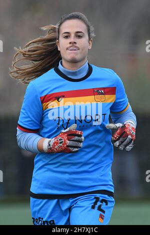 Rom, Italien. 21st. November 2021. Roma Calcio Femminile versus Juventus, Italienischer Frauencup; Dalila Di Cicco von Roma Kredit: Action Plus Sports/Alamy Live News Stockfoto