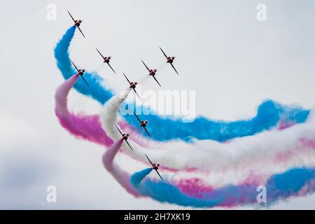 Volkel, Niederlande - 14. Juni 2013: Militärisches Trainerflugzeug auf dem Luftstützpunkt. Flugbetrieb der Luftwaffe. Luftfahrt und Flugzeuge. Luftverteidigung. Militärisches Indu Stockfoto