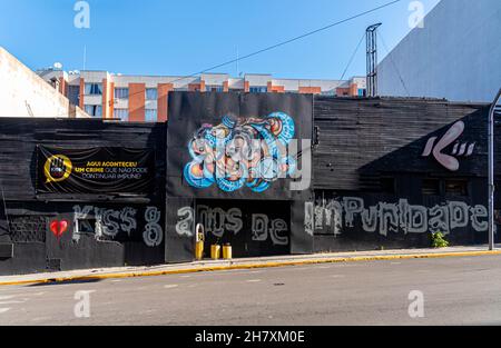 Santa Maria RS Brasilien. 11/23/2021. Fassade des Nachtclubs Kiss, in dem 242 2012 Menschen bei einem Brand ums Leben kamen. Nachtclub, in dem junge Studenten starben Stockfoto