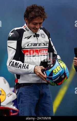 Mailand, Italien. 25th. November 2021. Valentino Rossi und Federica Masolin (Sky Sport) während einer weiteren Runde, Nachrichten in Mailand, Italien, November 25 2021 Quelle: Independent Photo Agency/Alamy Live News Stockfoto