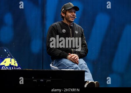 Mailand, Italien. 25th. November 2021. Valentino Rossi während einer weiteren Runde auf der Bühne, Nachrichten in Mailand, Italien, November 25 2021 Quelle: Independent Photo Agency/Alamy Live News Stockfoto