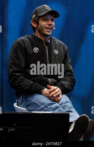 Mailand, Italien. 25th. November 2021. Valentino Rossi während einer weiteren Runde auf der Bühne, Nachrichten in Mailand, Italien, November 25 2021 Quelle: Independent Photo Agency/Alamy Live News Stockfoto