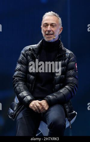 Mailand, Italien. 25th. November 2021. Linus (Radio Deejay) auf der Bühne während einer weiteren Runde, Nachrichten in Mailand, Italien, November 25 2021 Quelle: Independent Photo Agency/Alamy Live News Stockfoto