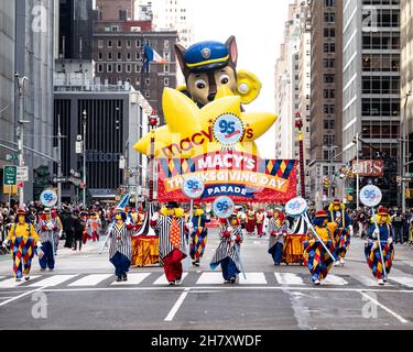 New York, USA. 25th. November 2021. Die Macy's Thanksgiving Day Parade. Kredit: SOPA Images Limited/Alamy Live Nachrichten Stockfoto