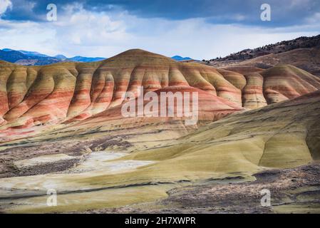 Farbenfroh bemalte Hügel im Zentrum von oregon Stockfoto